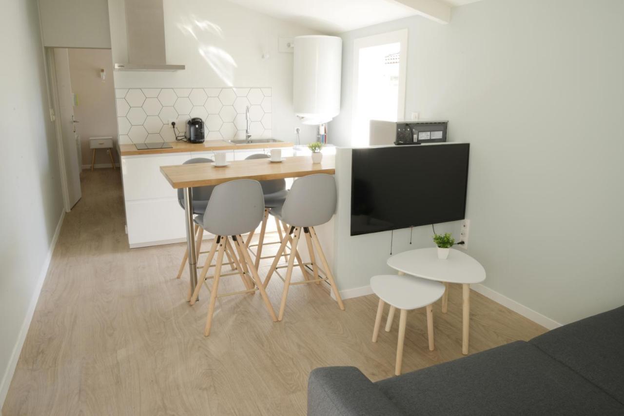 T2 - 28M2 Avec Cour Et Stationnement, Wifi Et Linge Fournis Apartment Angouleme Luaran gambar